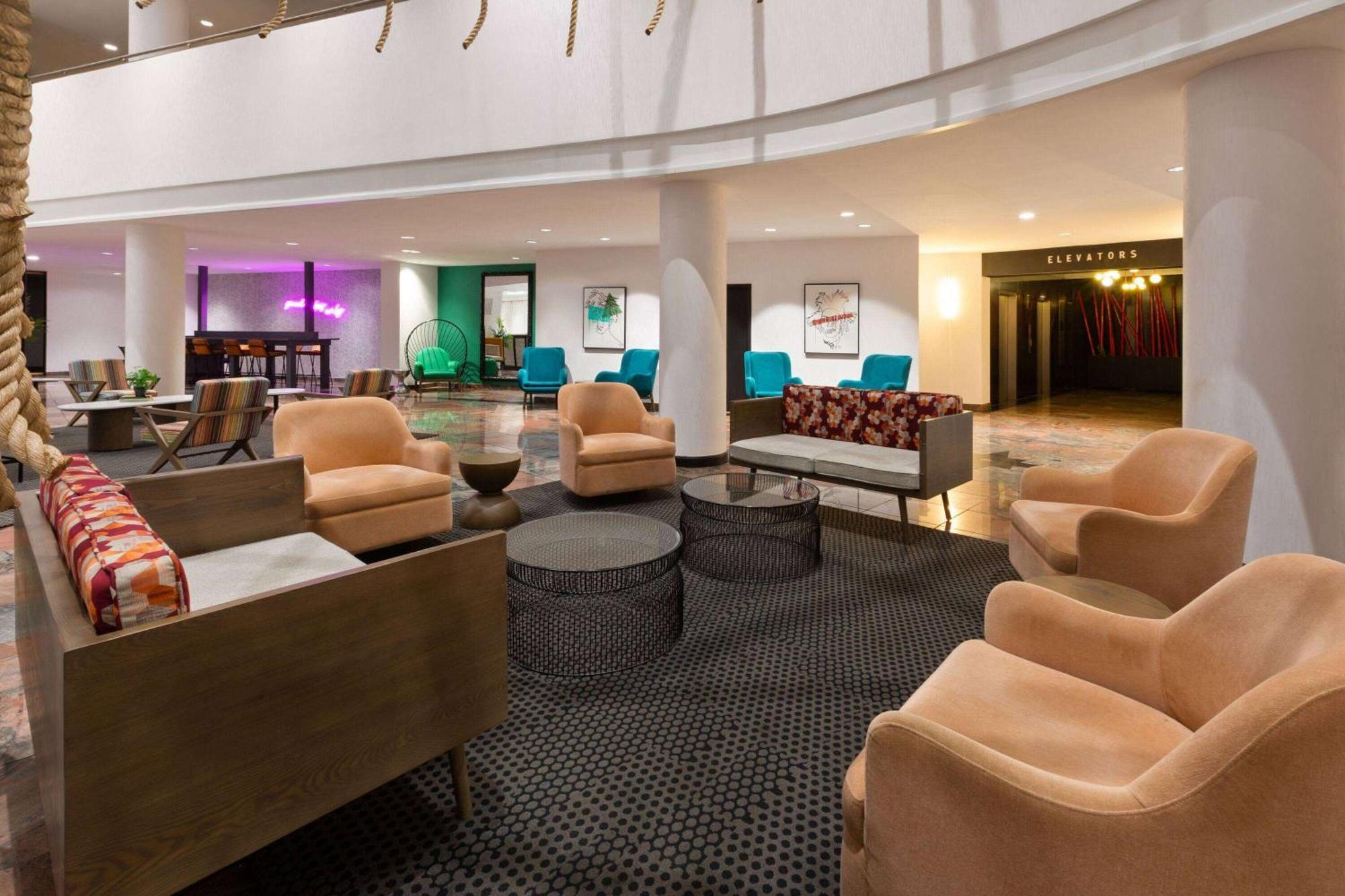 วินด์แฮม การ์เดน นอร์ฟอล์ค ดาวน์ทาวน์ Hotel นอร์ฟอล์ก ภายนอก รูปภาพ